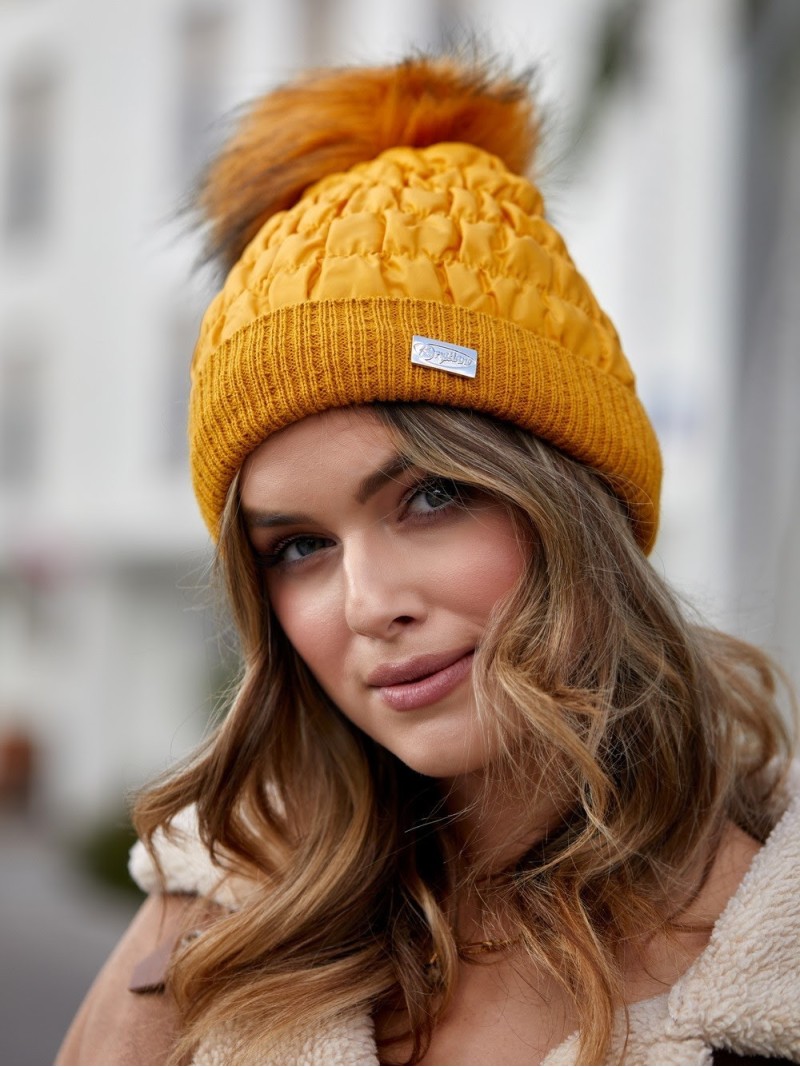 Palarie de iarna din bumbac cu pompon, miere C31 - Magazin online - Boutique